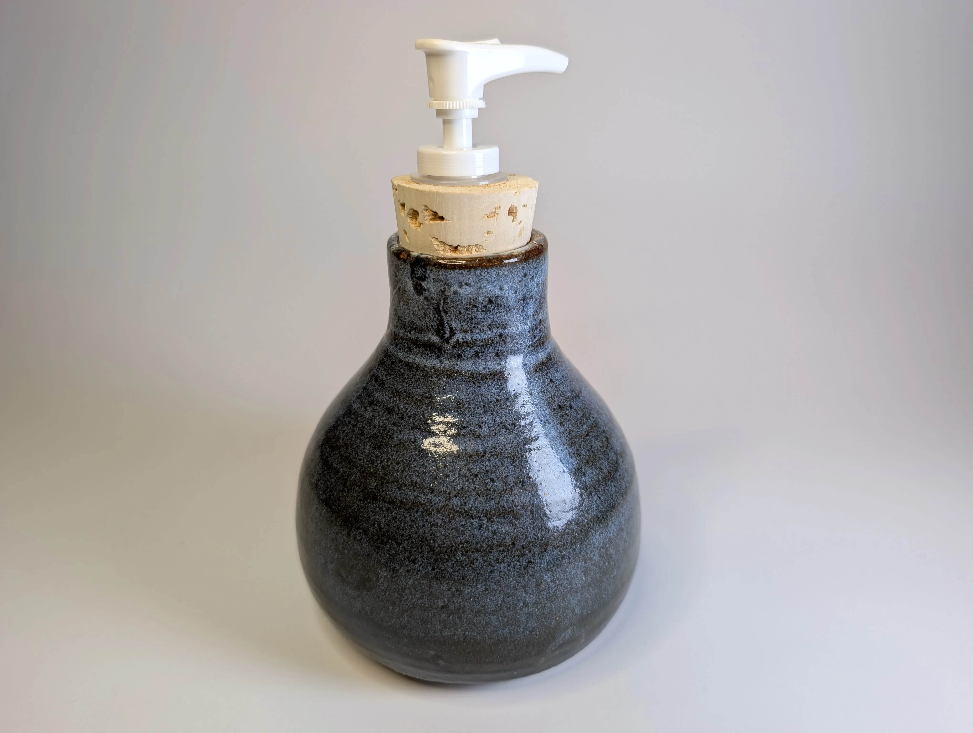 Soap dispenser B - Image 2